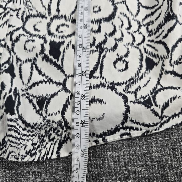 Lands End Womens Monochrome Floral Long Sleeve Button Up Size 10P Petite Casual - Picture 8 of 9